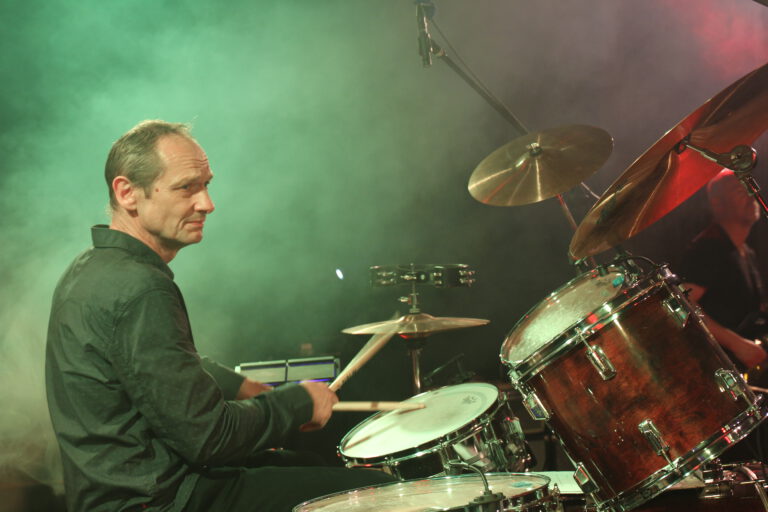 Drummer Vantablack